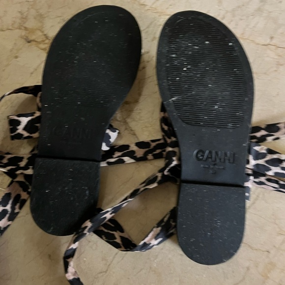 Ganni. Leopard tie up sandals. Size 39. Worn once. Excellent condition. - Picture 5 of 5